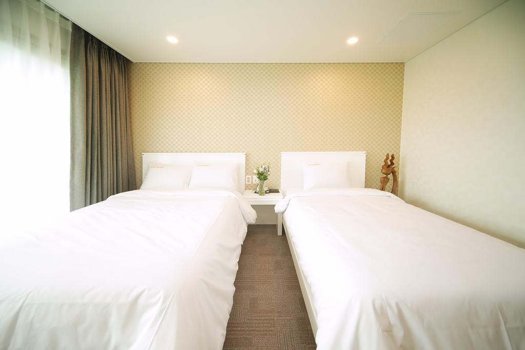 Sea View Hotel Jeju Habitación foto