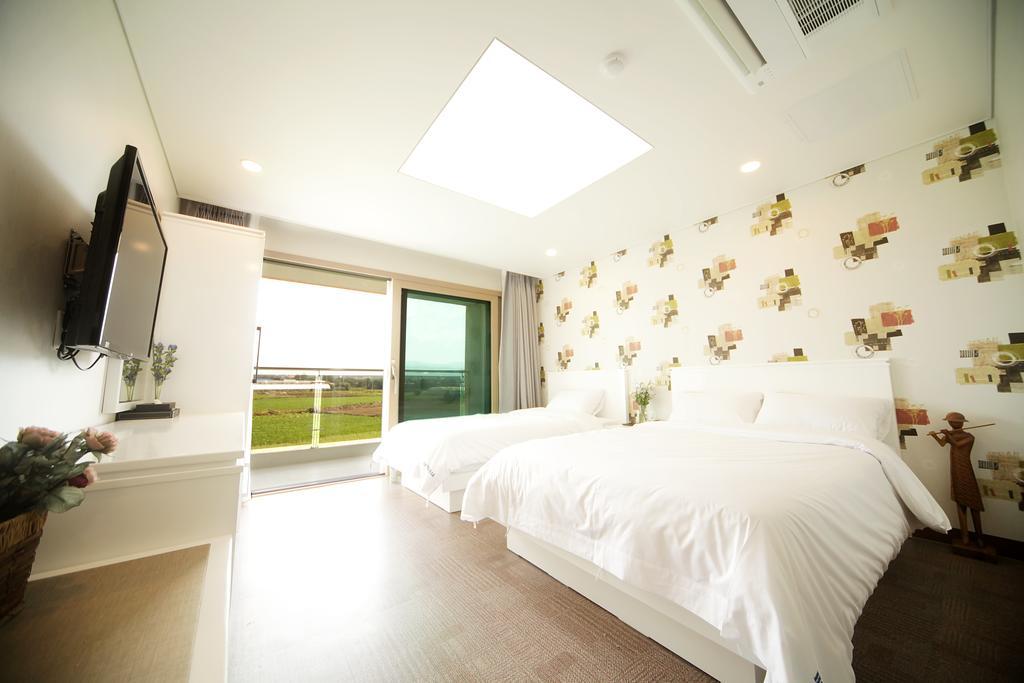 Sea View Hotel Jeju Habitación foto